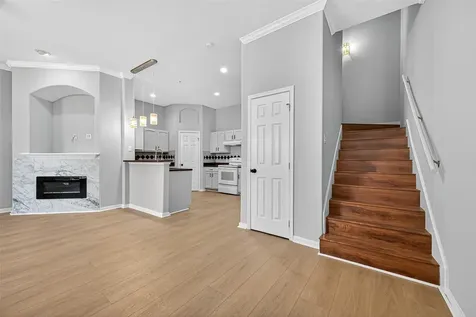 2710 Grants Lake Boulevard L8 Sugar Land TX 77479