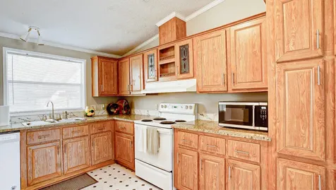 2516 Loch Lomond Street Highlands TX 77562