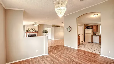 2516 Loch Lomond Street Highlands TX 77562