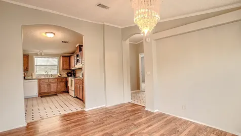 2516 Loch Lomond Street Highlands TX 77562