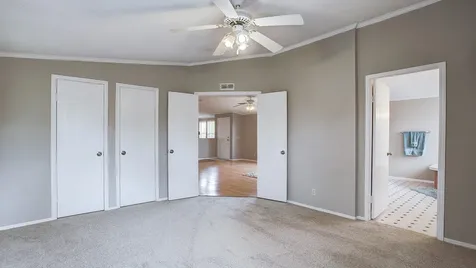 2516 Loch Lomond Street Highlands TX 77562