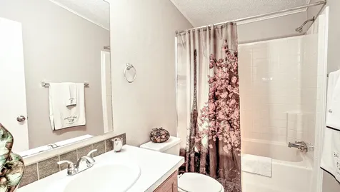 2516 Loch Lomond Street Highlands TX 77562