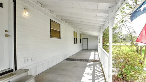 2516 Loch Lomond Street Highlands TX 77562