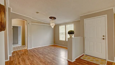 2516 Loch Lomond Street Highlands TX 77562