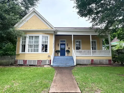 606 Sycamore Street Brenham TX 77833