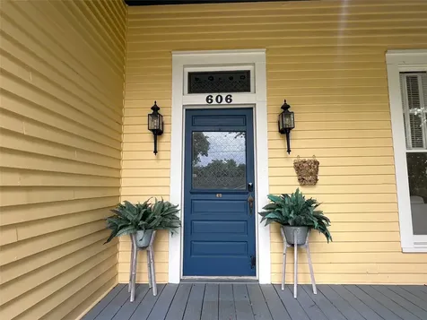 606 Sycamore Street Brenham TX 77833