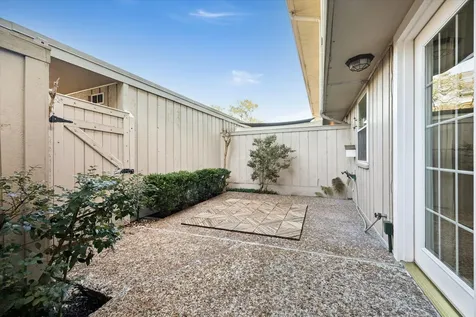 2105 S Winrock Boulevard S 48 Houston TX 77057