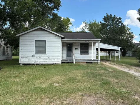 406 Omega El Campo TX 77437