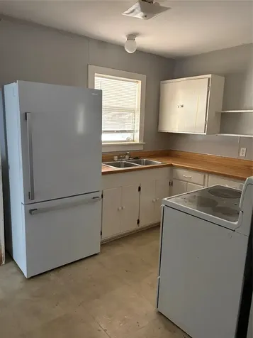 406 Omega El Campo TX 77437