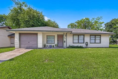 2926 Vance Avenue Texas City TX 77590