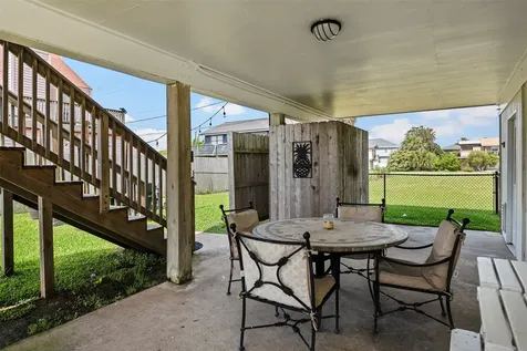 16530 Captain Kidd Road Jamaica Beach TX 77554