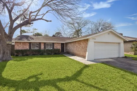 17138 Barcelona Drive Friendswood TX 77546