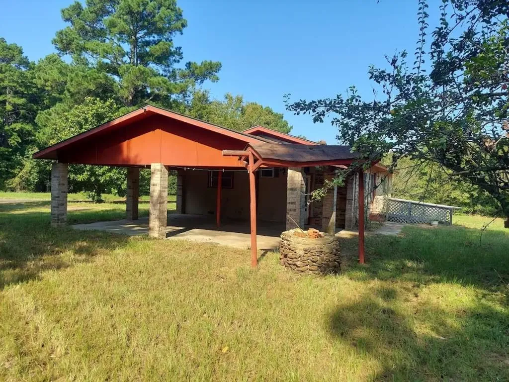 5724 State Highway 154 Marshall TX 75670