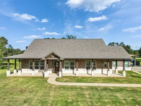 155 Horse Shoe Trail Angleton TX 77515