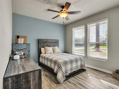 155 Horse Shoe Trail Angleton TX 77515