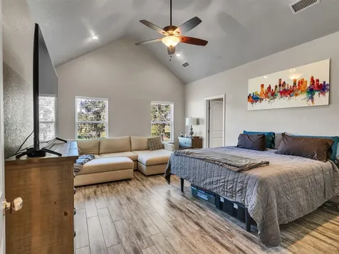155 Horse Shoe Trail Angleton TX 77515