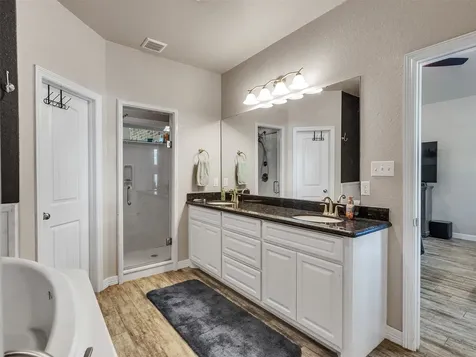 155 Horse Shoe Trail Angleton TX 77515