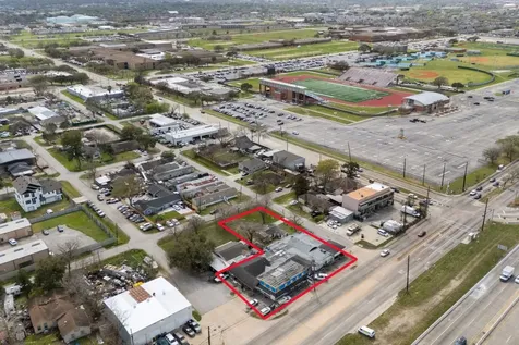 12219 - 12221 - 4107 B Street Alief Clodine Road Houston TX 77082