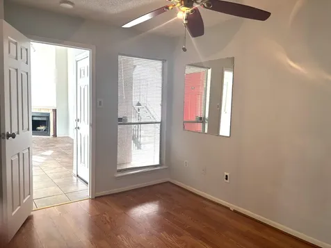 10855 Meadowglen Lane 1024 Houston TX 77042