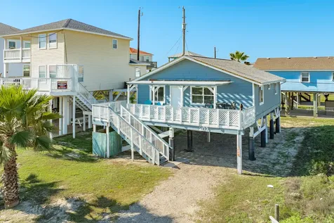 203 Carlton Avenue Surfside Beach TX 77541