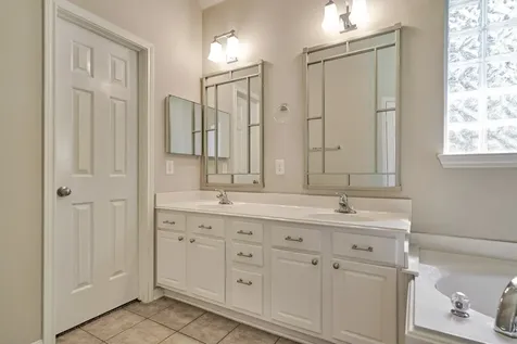 126 S Regan Mead Circle The Woodlands TX 77382