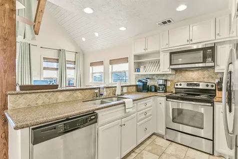 22818 Buena Street Galveston TX 77554