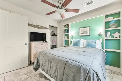 22818 Buena Street Galveston TX 77554