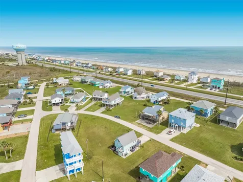 22818 Buena Street Galveston TX 77554