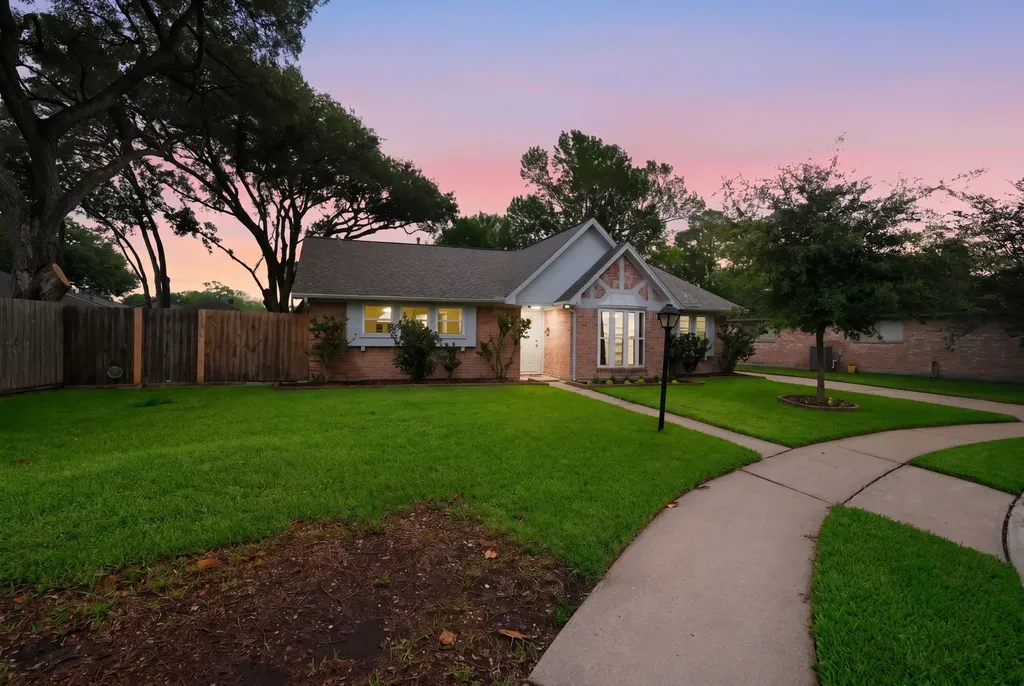 9718 Rathbone Drive Houston TX 77031