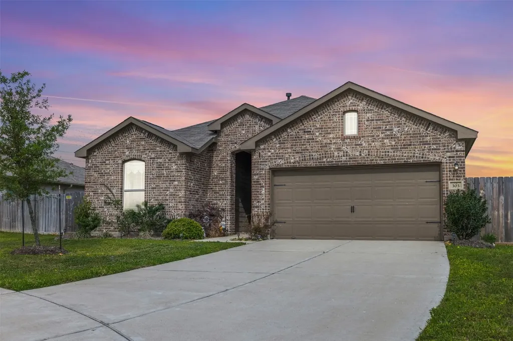 303 Morning Dove Trail Sealy TX 77474