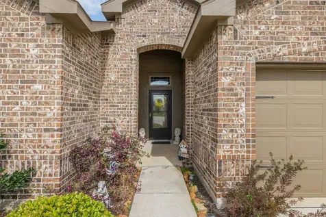 303 Morning Dove Trail Sealy TX 77474