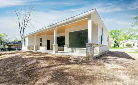 1049 Broadmoor Drive Huntsville TX 77340