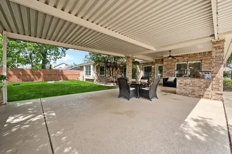 302 River Oaks Drive Baytown TX 77523