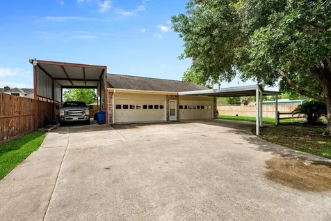 302 River Oaks Drive Baytown TX 77523