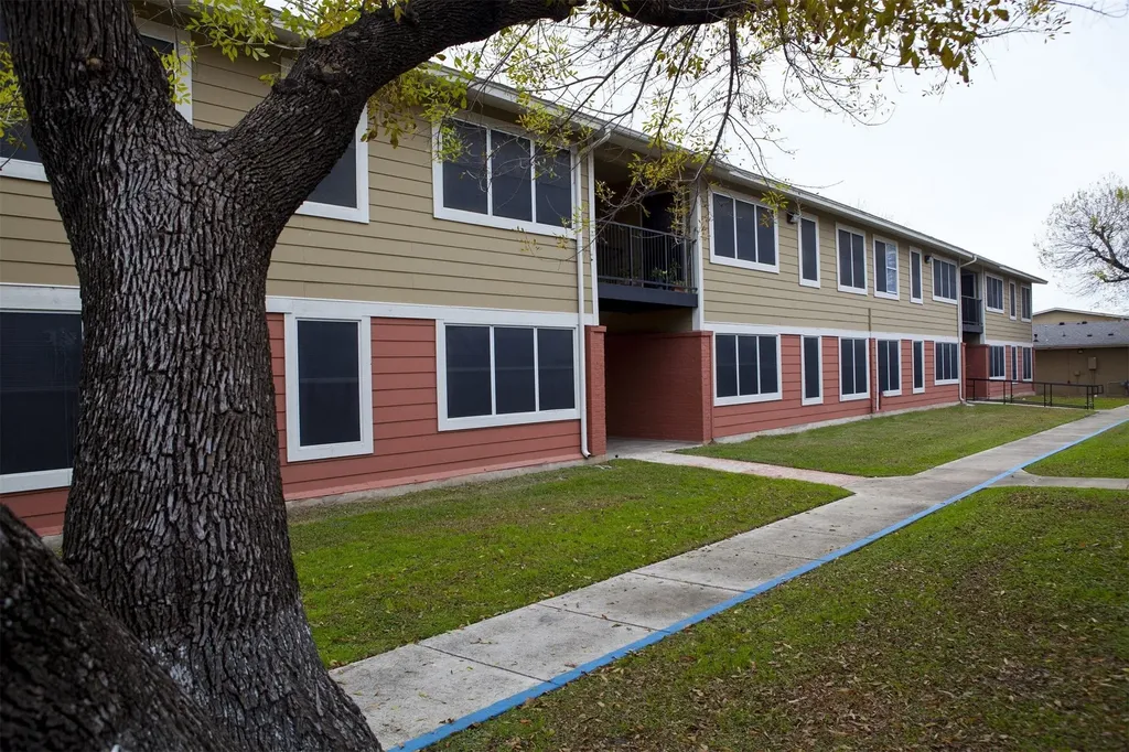 5635 W W Cesar E Chavez Boulevard San Antonio TX 78237