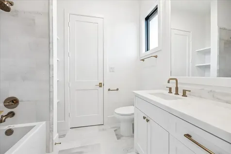 1590 Sue Barnett Drive Houston TX 77018