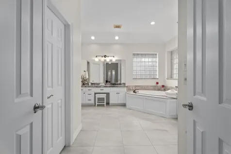 2115 Fairway Green Drive Kingwood TX 77339