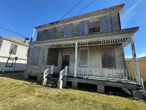 414 Christopher Columbus Boulevard Galveston TX 77550