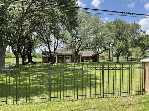 2323 Stevenson Road Cr391 Pearland TX 77581