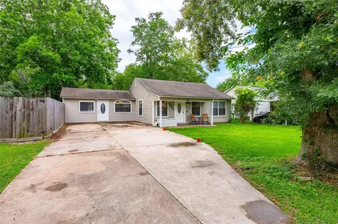 4801 44th Street Dickinson TX 77539