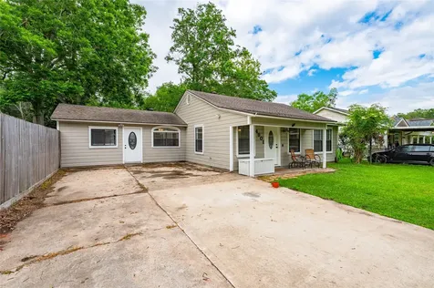 4801 44th Street Dickinson TX 77539