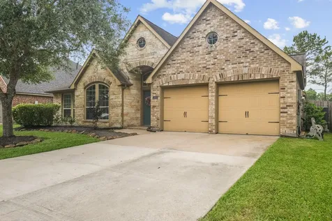 2816 Leafwood Lane Pearland TX 77584