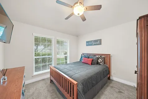 2816 Leafwood Lane Pearland TX 77584