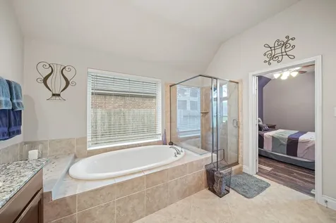 2816 Leafwood Lane Pearland TX 77584