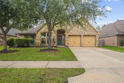 2816 Leafwood Lane Pearland TX 77584