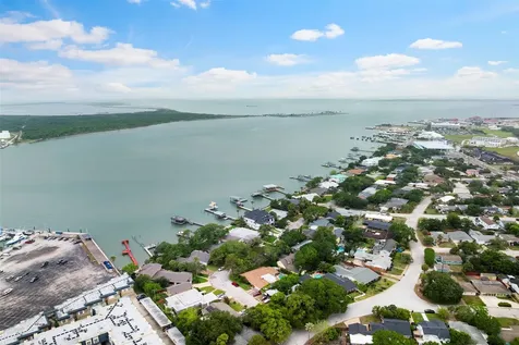 127 Marlin Avenue Galveston TX 77550