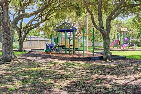 127 Marlin Avenue Galveston TX 77550