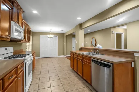 127 Marlin Avenue Galveston TX 77550