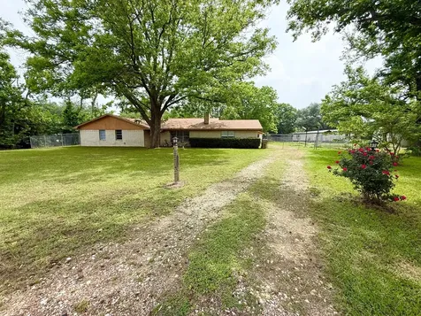 204 N Us Highway 287 Elkhart TX 75839