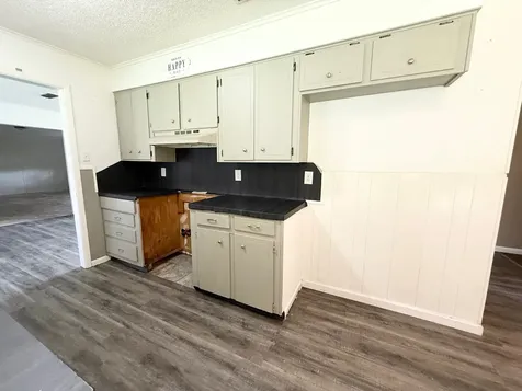 204 N Us Highway 287 Elkhart TX 75839